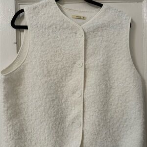 Women's White Sleeveless Jacket/vest